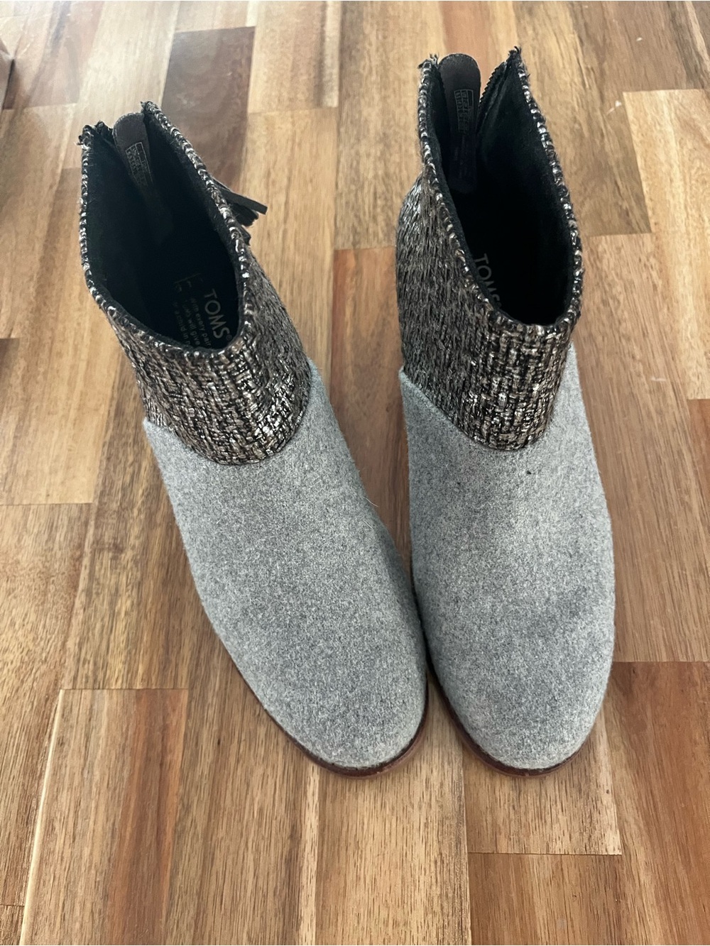TOMS Women's Leila Bootie Grey Felt Shine Boucle Boot 8.5